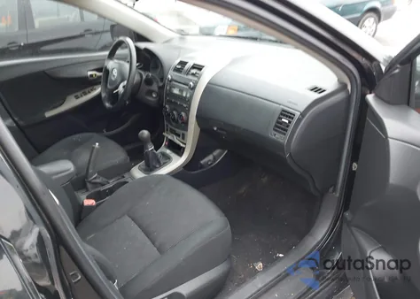 2010 Toyota Corolla S z USA, uszkodzony, nr VIN 2T1BU4EE6AC477368